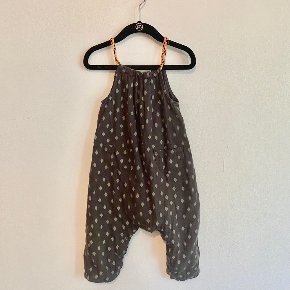 Jumper - pockets & snap enclosure